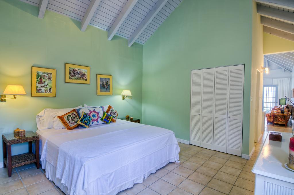 Fort Recovery Villa Suites Hotel Freshwater Pond Room photo